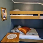 Semesterbostad Flekkan Gard *